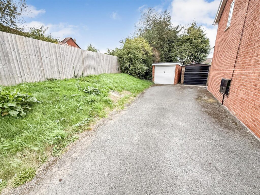Middleton Road, Oswestry photo 5