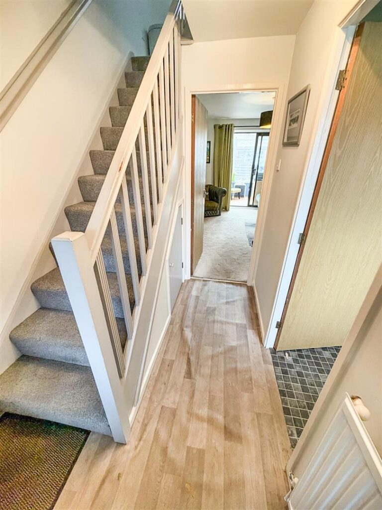 Meadow Drive, Gobowen, Oswestry photo 2