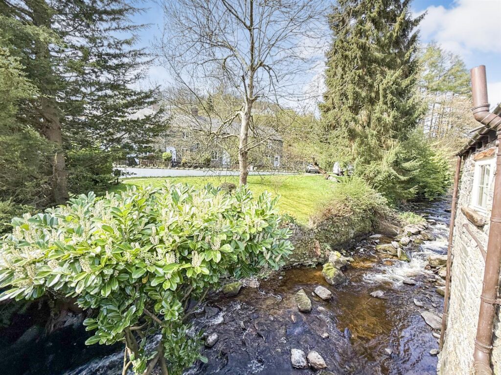 Aberteirw Terrace, Pandy, Llangollen photo 11