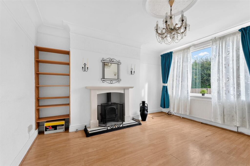 Wrexham Road, Rhostyllen, Wrexham photo 5