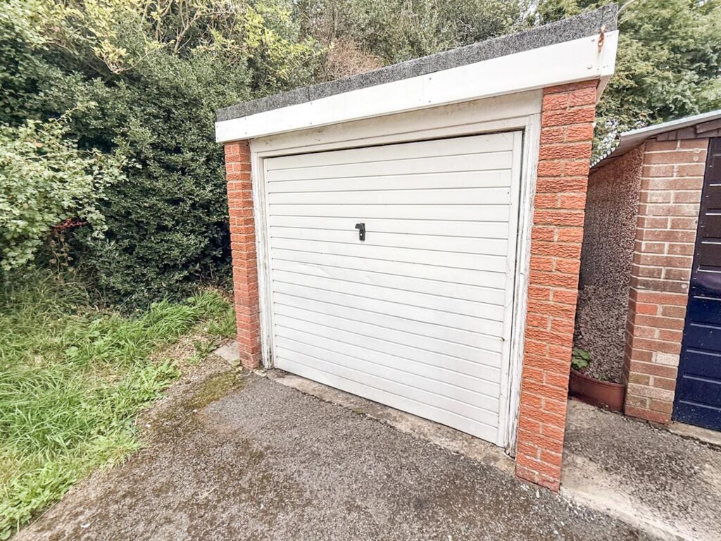 Middleton Road, Oswestry photo 12