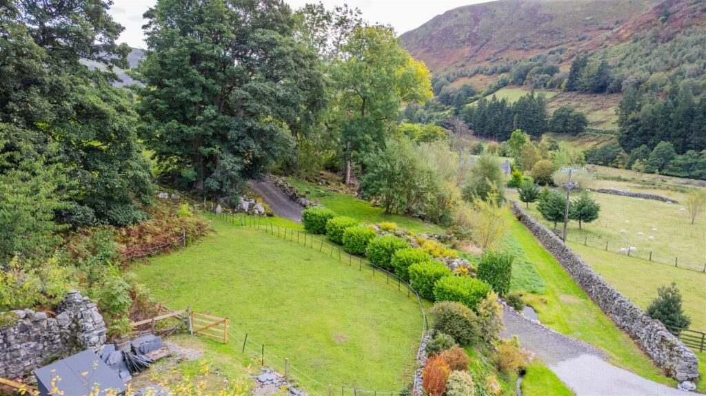 Bala Road, Llangynog photo 35